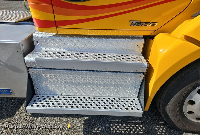 image for item OK9795 2020 Kenworth  T680 semi truck