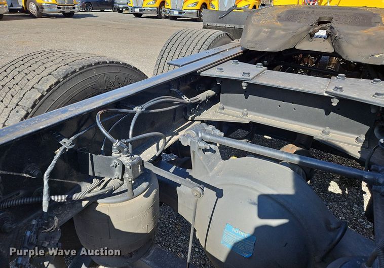 image for item OK9795 2020 Kenworth  T680 semi truck