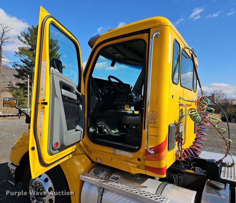 image for item OK9795 2020 Kenworth  T680 semi truck