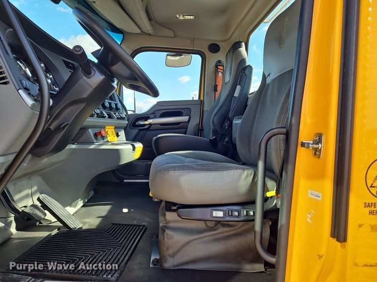 image for item OK9795 2020 Kenworth  T680 semi truck