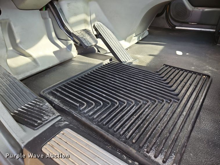 image for item OK9795 2020 Kenworth  T680 semi truck