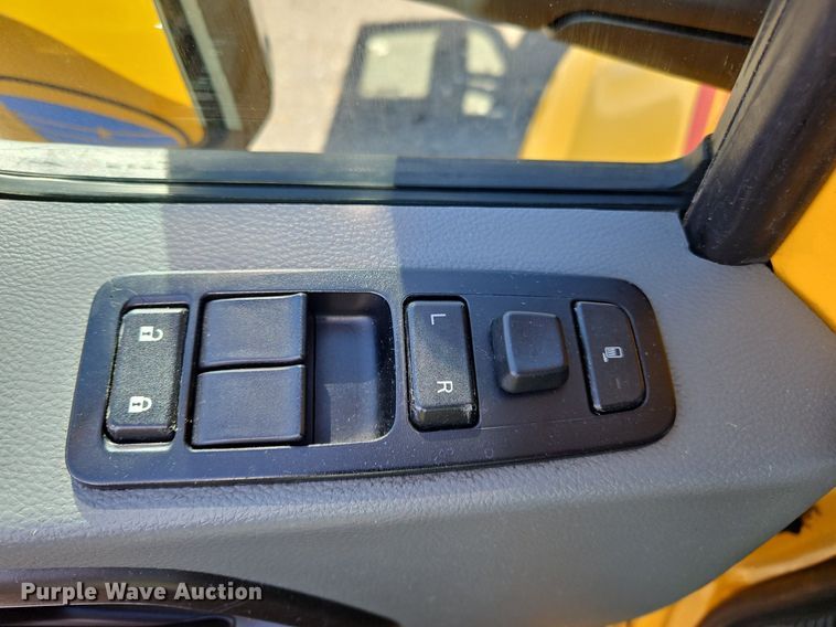 image for item OK9795 2020 Kenworth  T680 semi truck