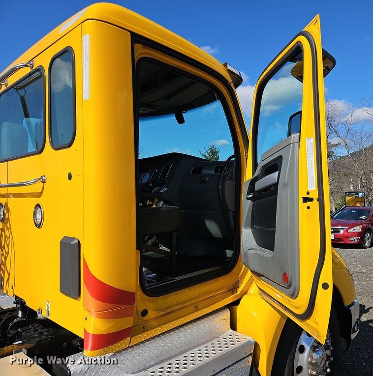 image for item OK9795 2020 Kenworth  T680 semi truck