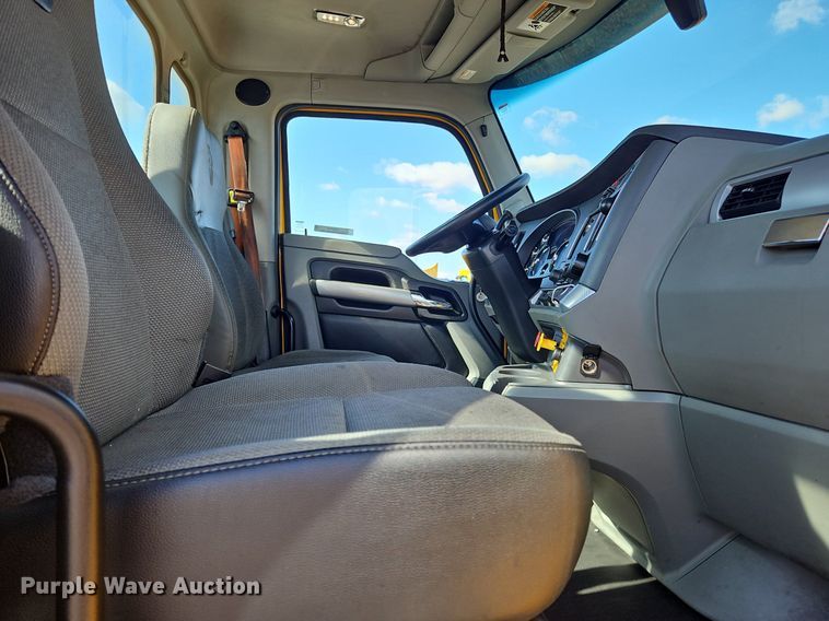 image for item OK9795 2020 Kenworth  T680 semi truck