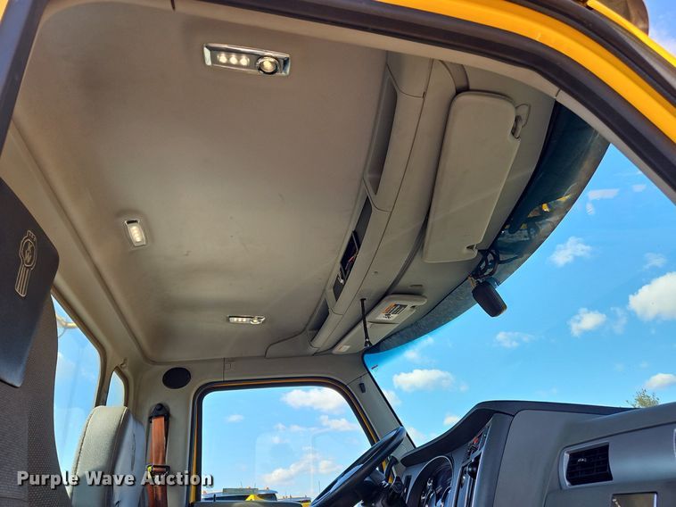 image for item OK9795 2020 Kenworth  T680 semi truck