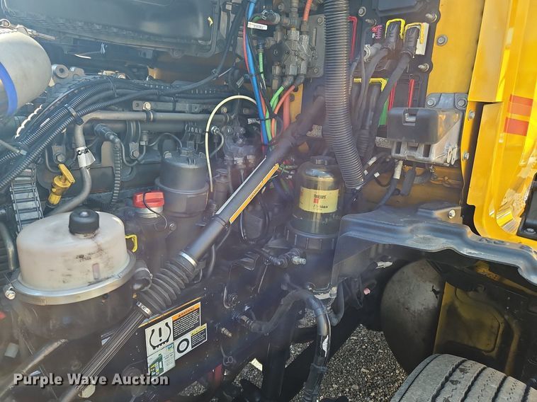 image for item OK9795 2020 Kenworth  T680 semi truck