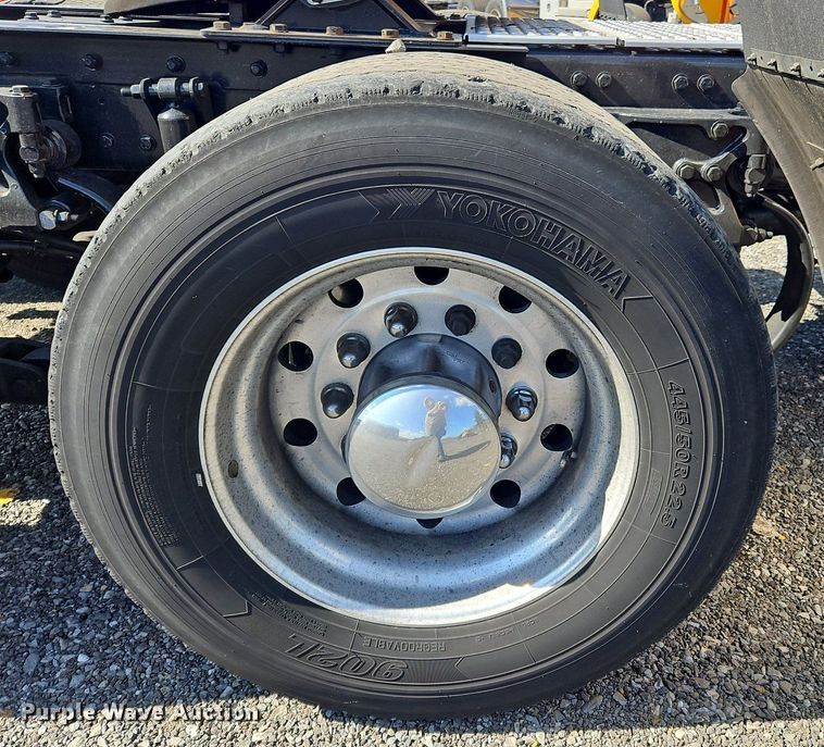 image for item OK9795 2020 Kenworth  T680 semi truck