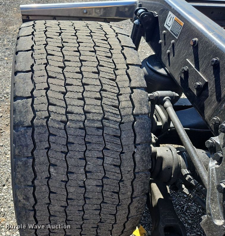 image for item OK9795 2020 Kenworth  T680 semi truck