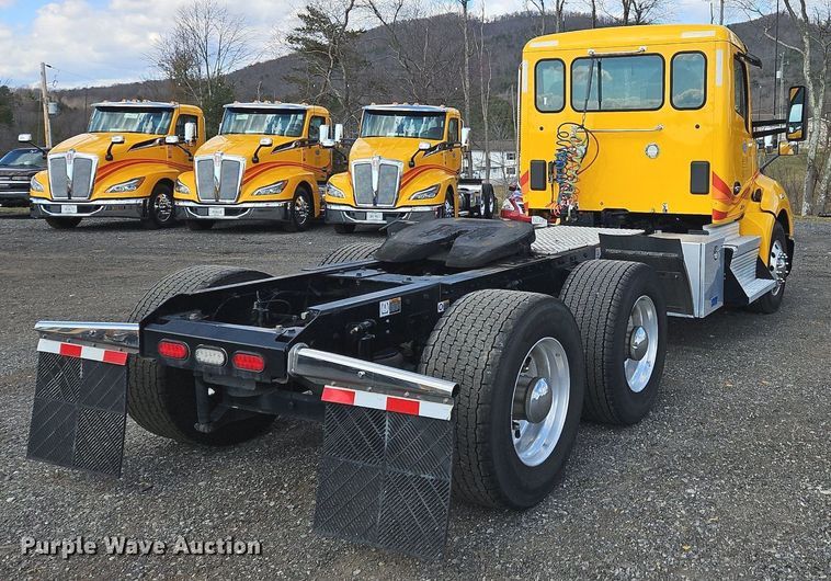 image for item OK9796 2020 Kenworth  T680  semi truck