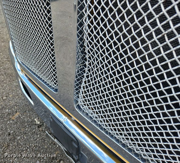 image for item OK9796 2020 Kenworth  T680  semi truck