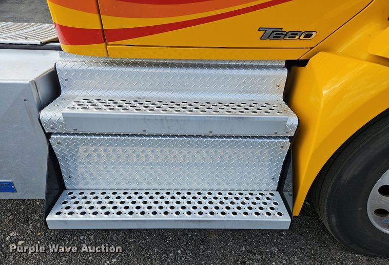 image for item OK9796 2020 Kenworth  T680  semi truck