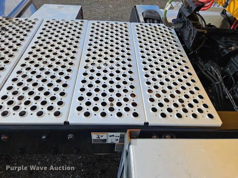 image for item OK9796 2020 Kenworth  T680  semi truck