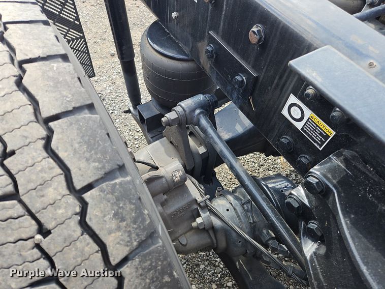 image for item OK9796 2020 Kenworth  T680  semi truck