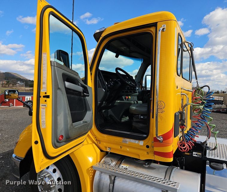 image for item OK9796 2020 Kenworth  T680  semi truck