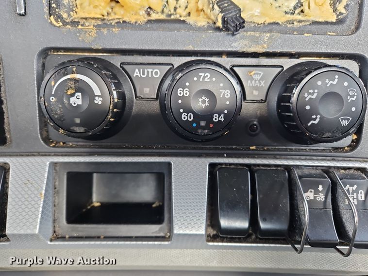 image for item OK9796 2020 Kenworth  T680  semi truck