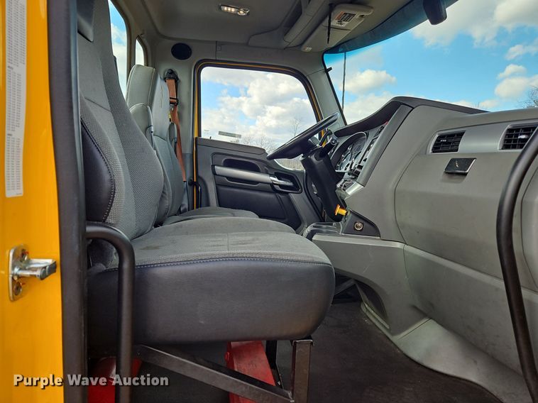 image for item OK9796 2020 Kenworth  T680  semi truck