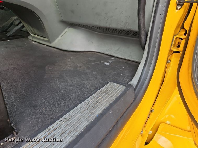 image for item OK9796 2020 Kenworth  T680  semi truck