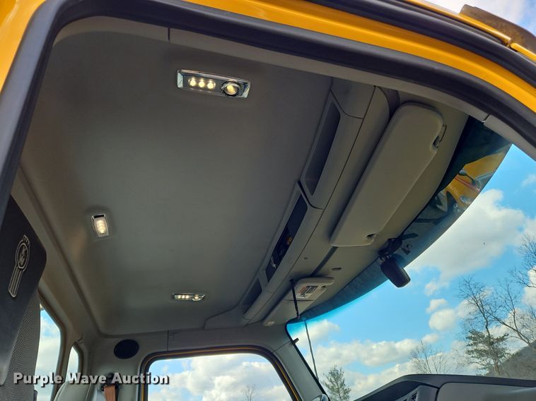 image for item OK9796 2020 Kenworth  T680  semi truck