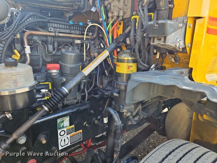 image for item OK9796 2020 Kenworth  T680  semi truck