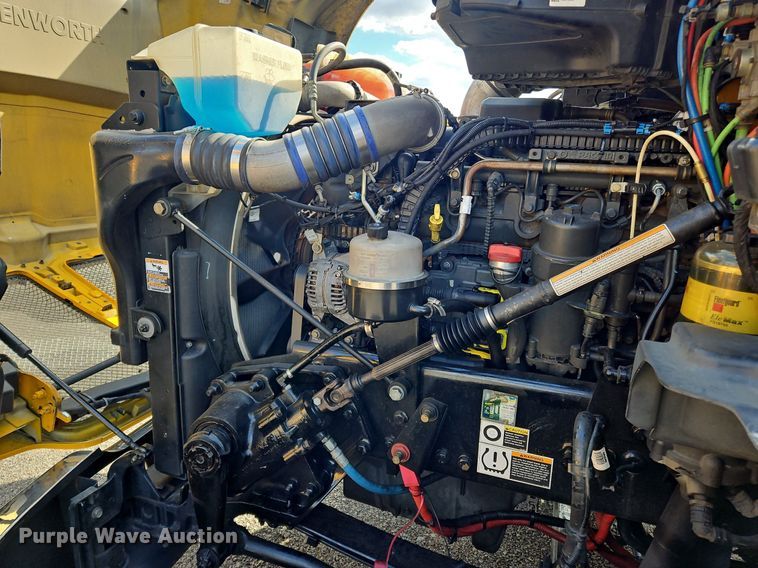 image for item OK9796 2020 Kenworth  T680  semi truck