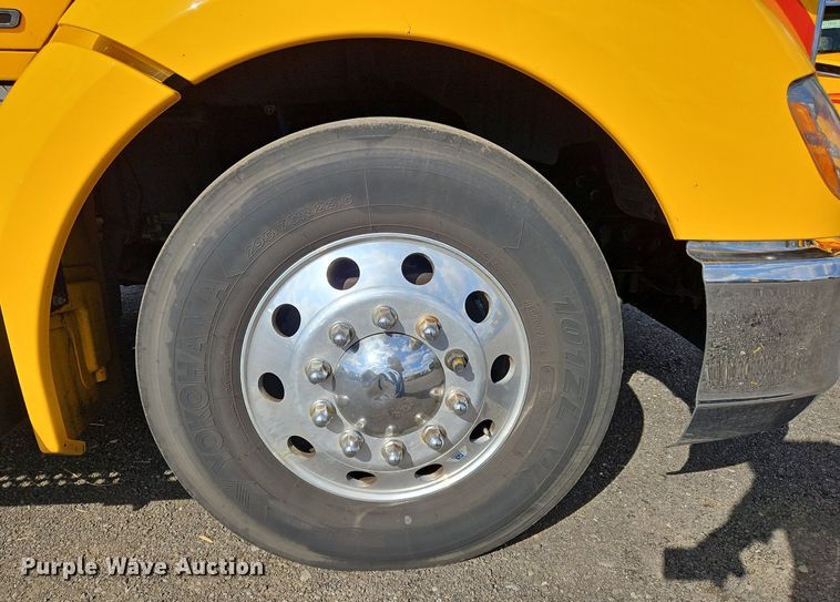 image for item OK9796 2020 Kenworth  T680  semi truck