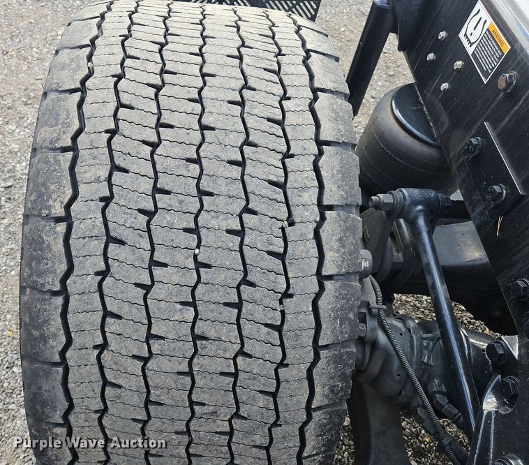 image for item OK9796 2020 Kenworth  T680  semi truck