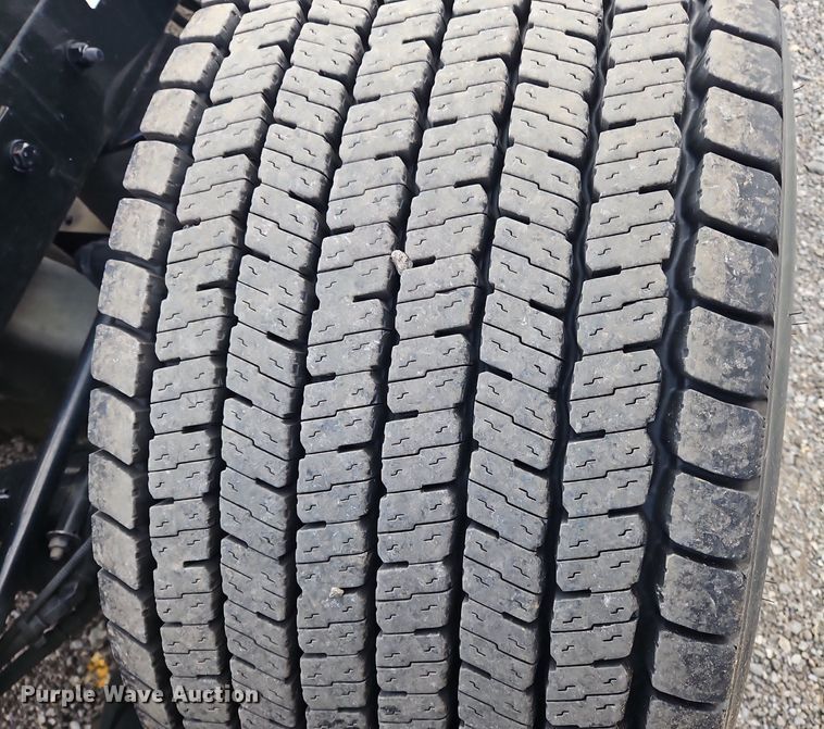 image for item OK9796 2020 Kenworth  T680  semi truck