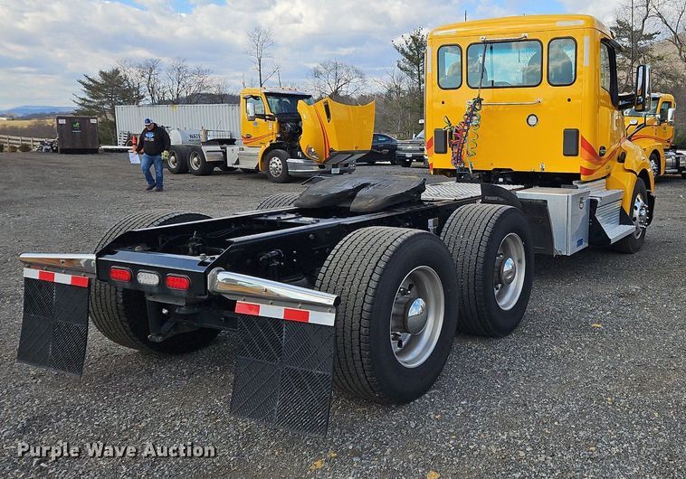 image for item OK9797 2020 Kenworth  T680  semi truck