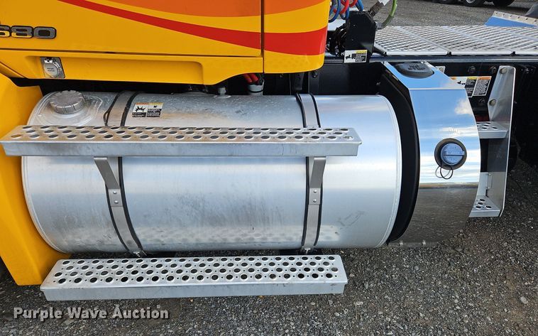 image for item OK9797 2020 Kenworth  T680  semi truck