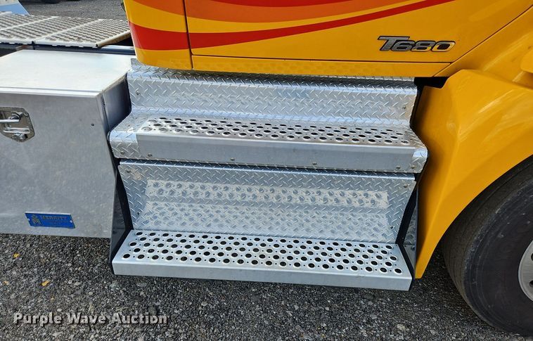 image for item OK9797 2020 Kenworth  T680  semi truck