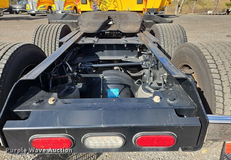 image for item OK9797 2020 Kenworth  T680  semi truck