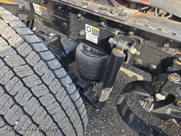 image for item OK9797 2020 Kenworth  T680  semi truck