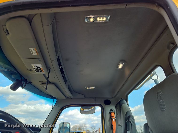 image for item OK9797 2020 Kenworth  T680  semi truck