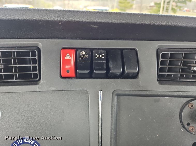 image for item OK9797 2020 Kenworth  T680  semi truck