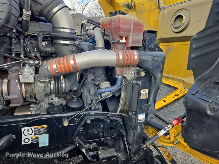 image for item OK9797 2020 Kenworth  T680  semi truck