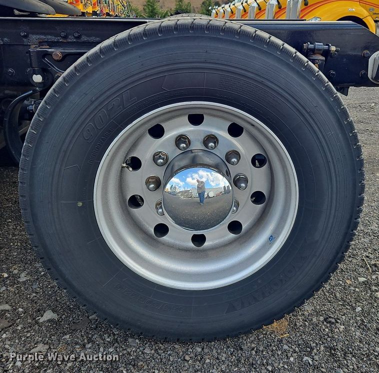 image for item OK9797 2020 Kenworth  T680  semi truck