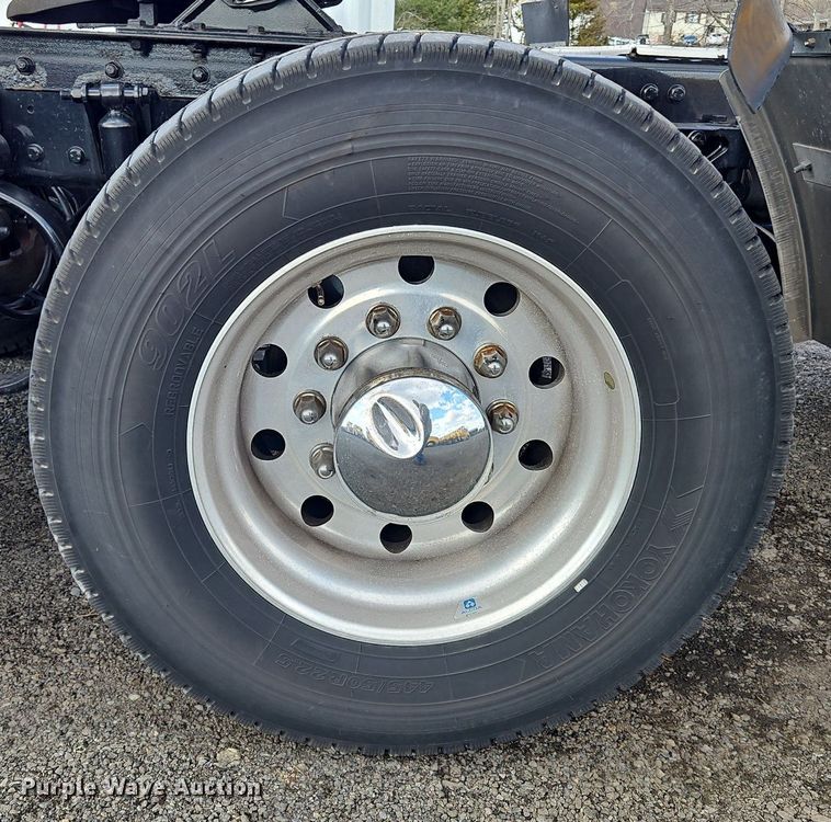 image for item OK9797 2020 Kenworth  T680  semi truck