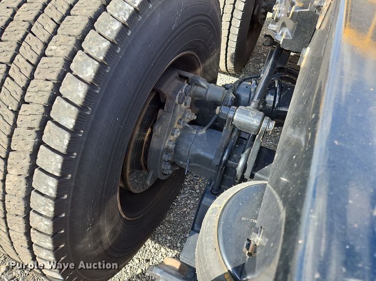 image for item OK9797 2020 Kenworth  T680  semi truck