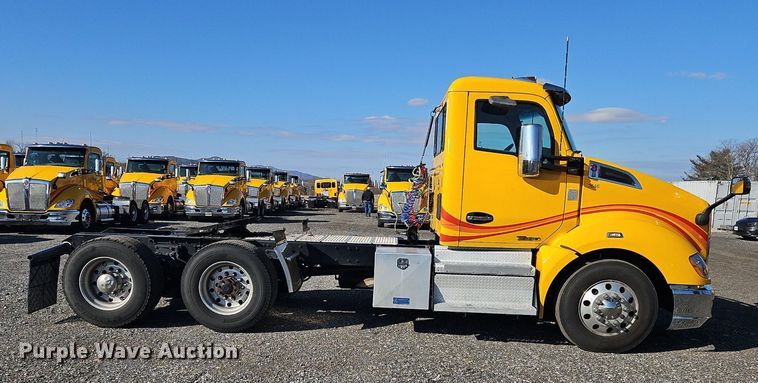 image for item OK9798 2020 Kenworth  T680 semi truck