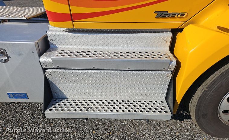 image for item OK9798 2020 Kenworth  T680 semi truck