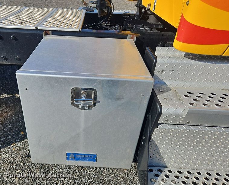 image for item OK9798 2020 Kenworth  T680 semi truck