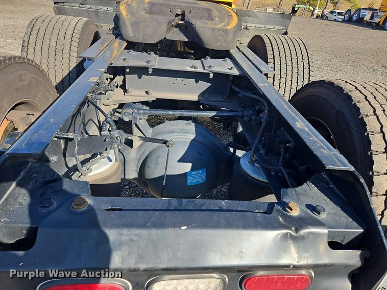 image for item OK9798 2020 Kenworth  T680 semi truck