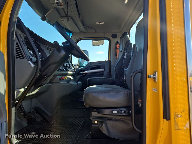 image for item OK9798 2020 Kenworth  T680 semi truck