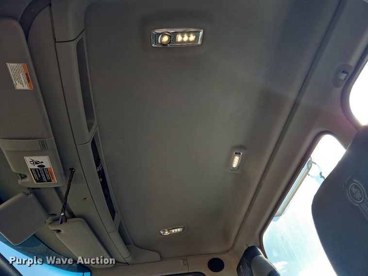 image for item OK9798 2020 Kenworth  T680 semi truck