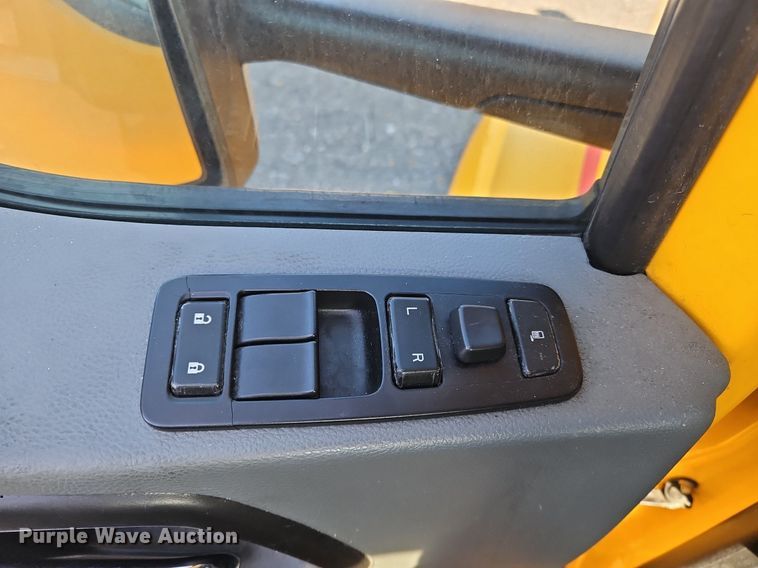 image for item OK9798 2020 Kenworth  T680 semi truck