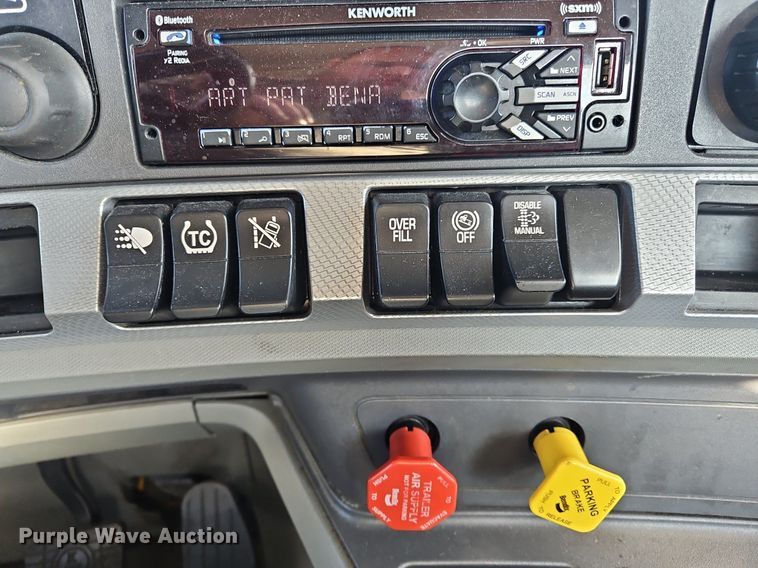 image for item OK9798 2020 Kenworth  T680 semi truck