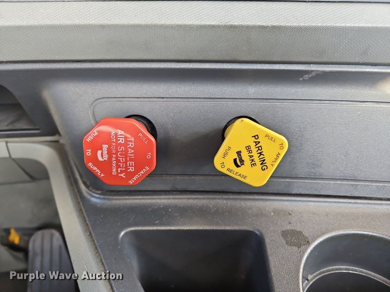 image for item OK9798 2020 Kenworth  T680 semi truck