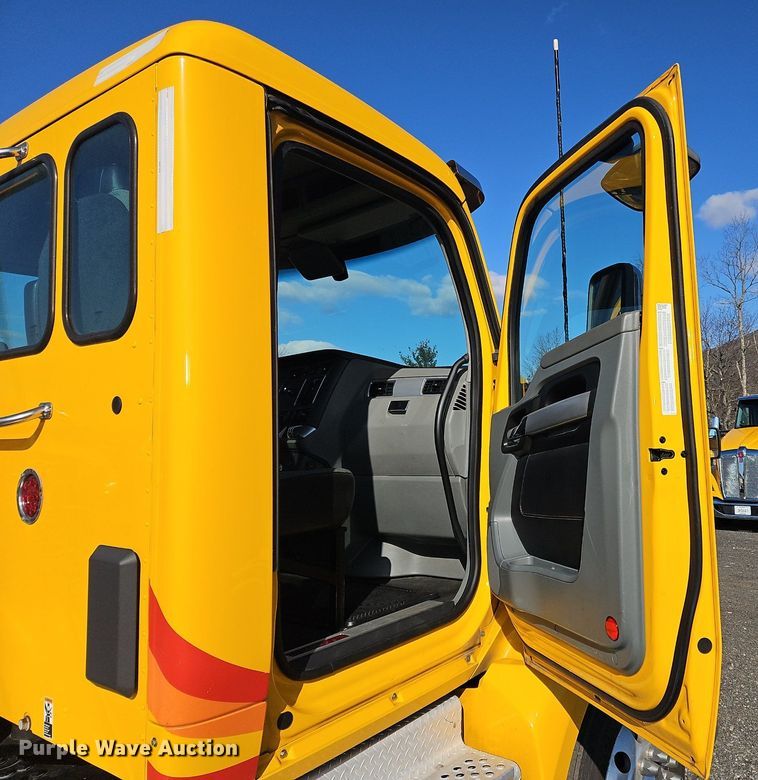 image for item OK9798 2020 Kenworth  T680 semi truck