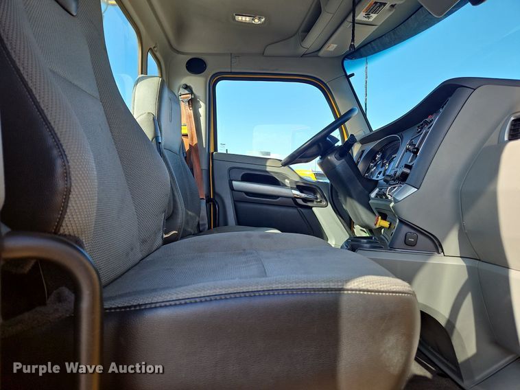 image for item OK9798 2020 Kenworth  T680 semi truck