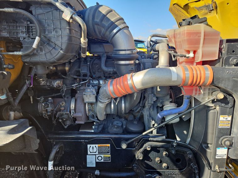 image for item OK9798 2020 Kenworth  T680 semi truck